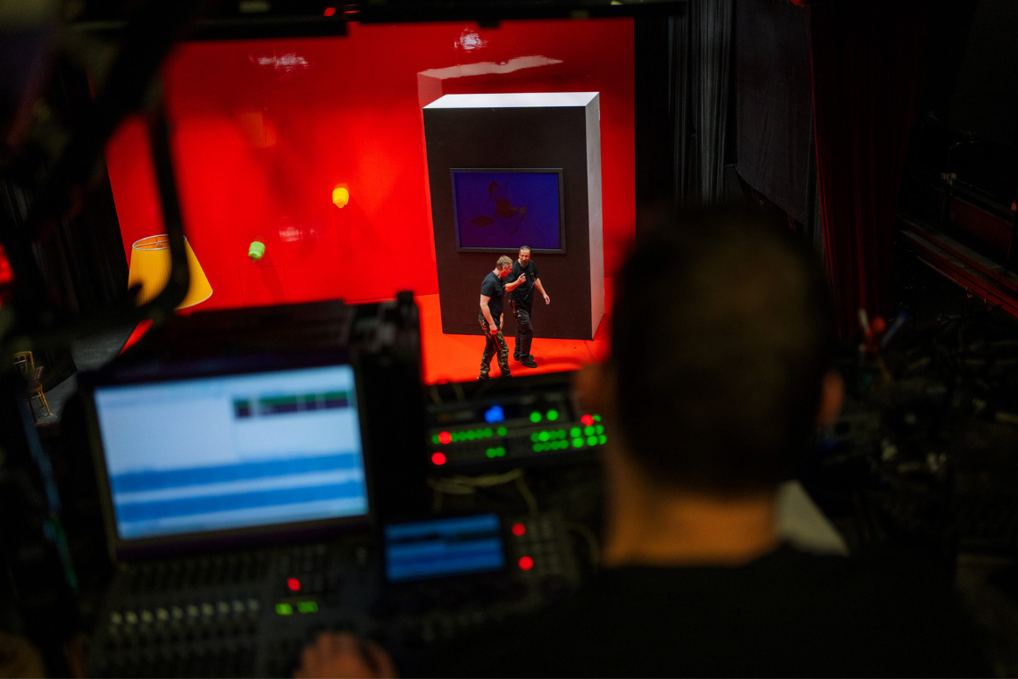 Backstage-Einblick Mitarbeiter:innen des Next Liberty Theater in Graz