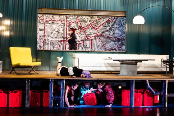 Next Liberty Kindertheater in Graz_Inszenierungsfoto BIEDERMANN UND DIE BRANDSTIFTER_0026© Lex Karelly