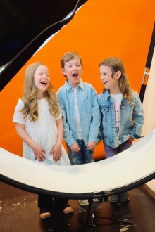 Next Liberty_Kindertheater in Graz_Making Of Fotoshooting Spielzeitbuch 2026/2027