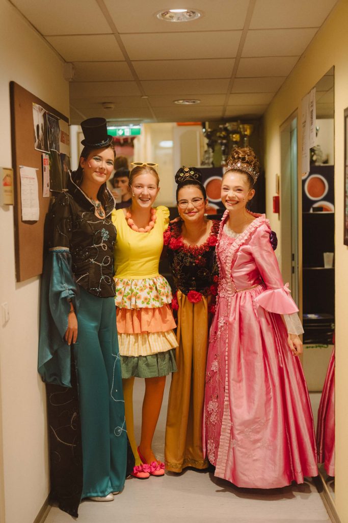 Next Liberty_Kinder- und Jugendtheater in Graz_Mariagrüner Kindertheater-Musical ES WAR EINMAL_Backstagefoto (c) Stella