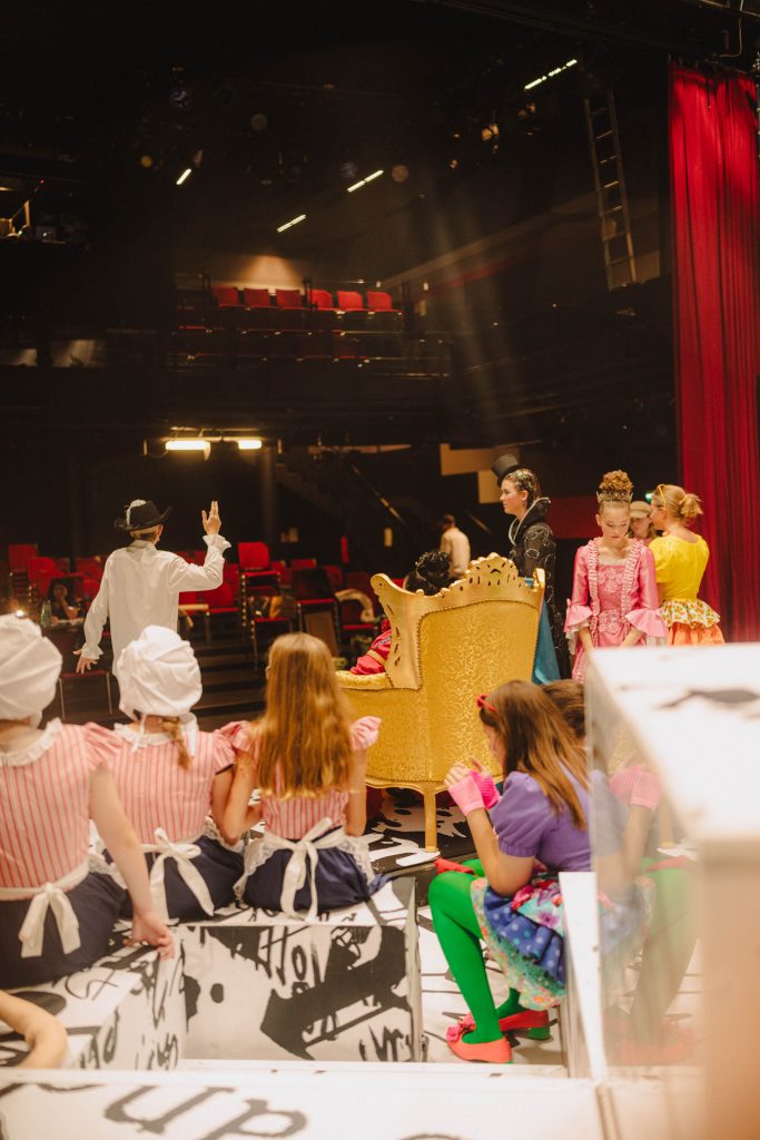 Next Liberty_Kinder- und Jugendtheater in Graz_Mariagrüner Kindertheater-Musical ES WAR EINMAL_Backstagefoto (c) Stella