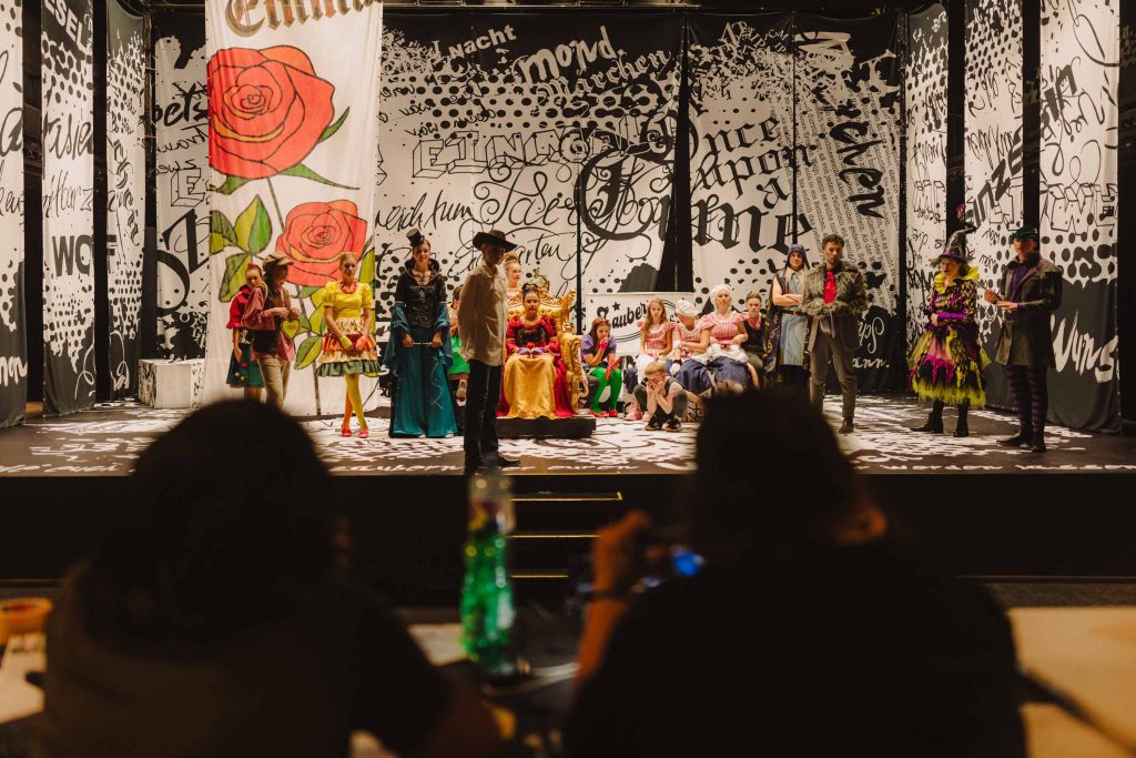 Next Liberty_Kinder- und Jugendtheater in Graz_Mariagrüner Kindertheater-Musical ES WAR EINMAL_Backstagefoto (c) Stella